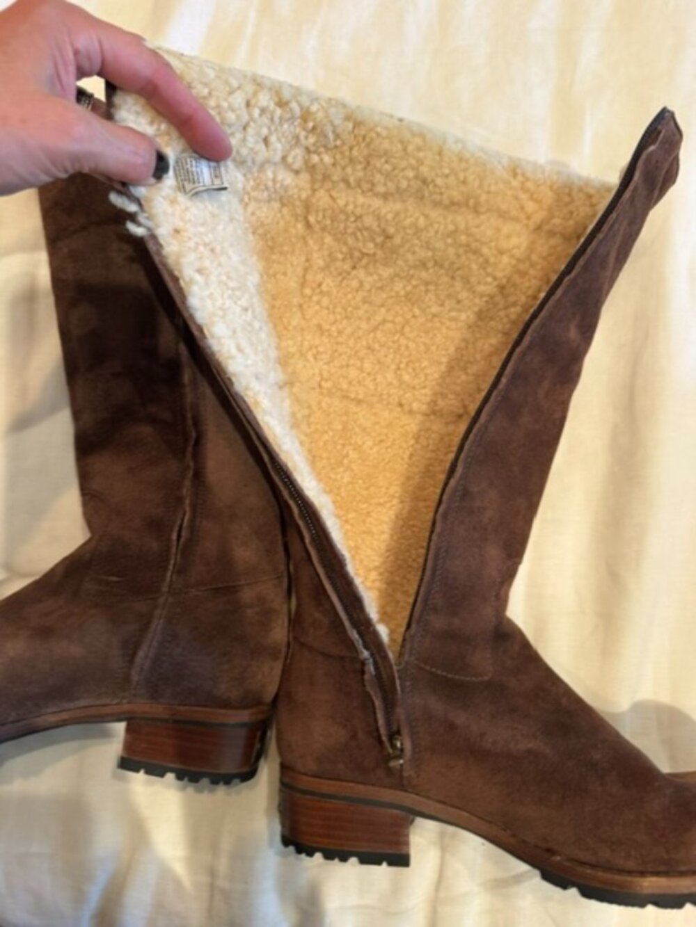 UGG 5518 Tall Brown Suede Sheepskin Zip Boots Women’s Size 7 – NWOT